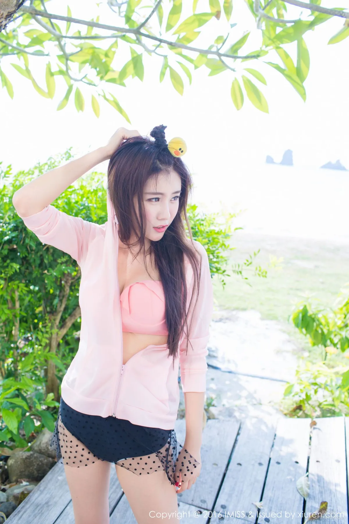 Cheng Xiaofan, Pink Outfit + White Skirt Outdoor Shoot [IMISS] Vol.086 Photo Set photo 15