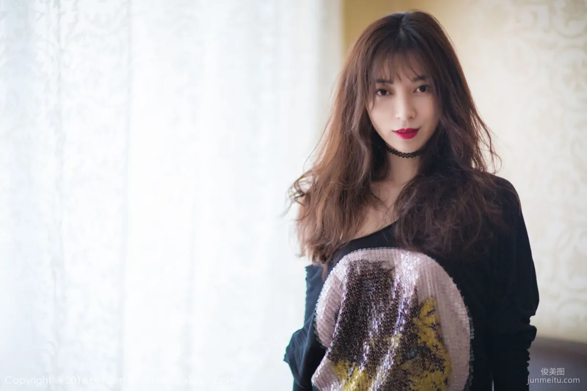 Chuqi kiki《Fresh Street Snap + Bikini Series》 [LeYuan] Vol.006 Photo Set photo 1