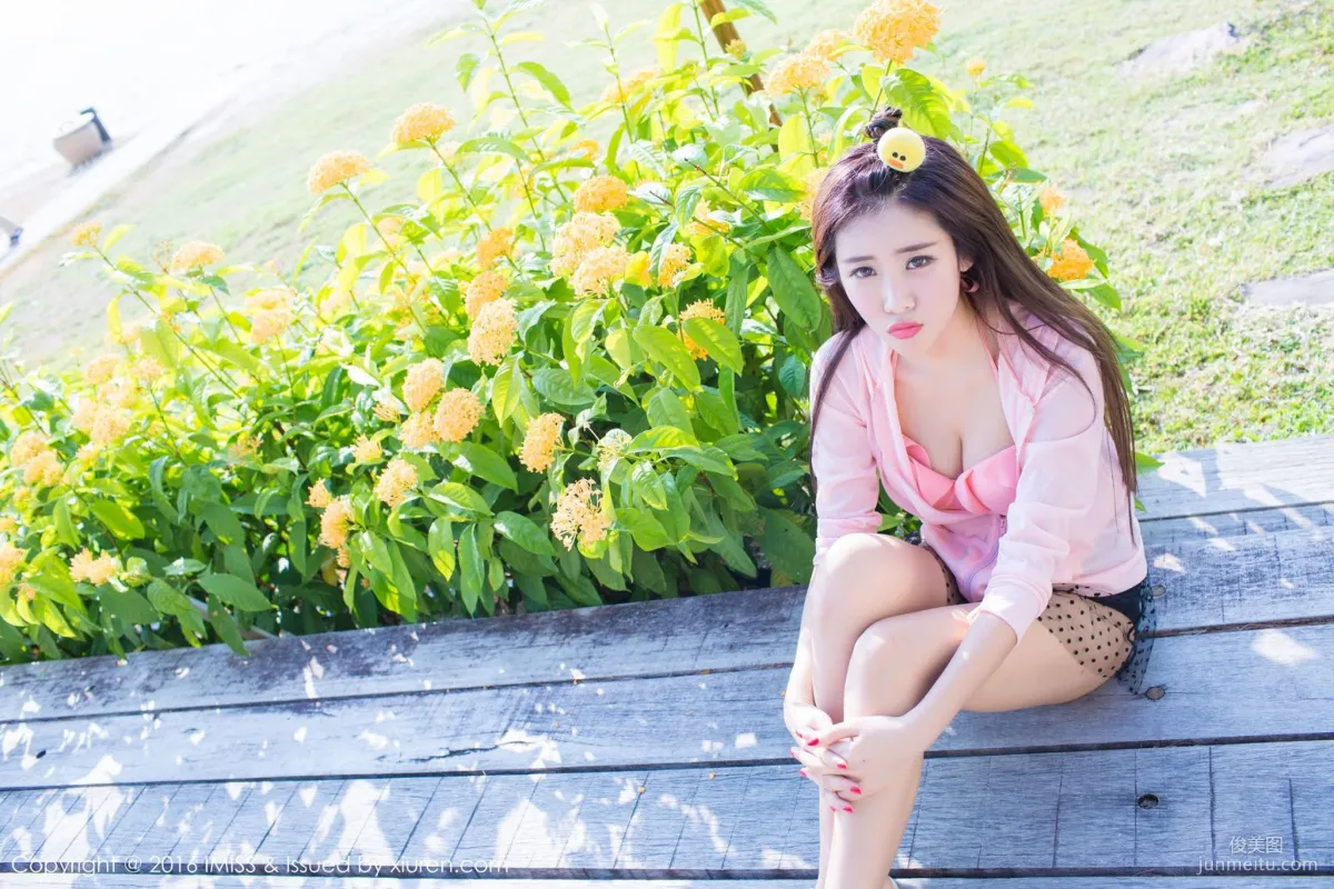 Cheng Xiaofan, Pink Outfit + White Skirt Outdoor Shoot [IMISS] Vol.086 Photo Set photo 12