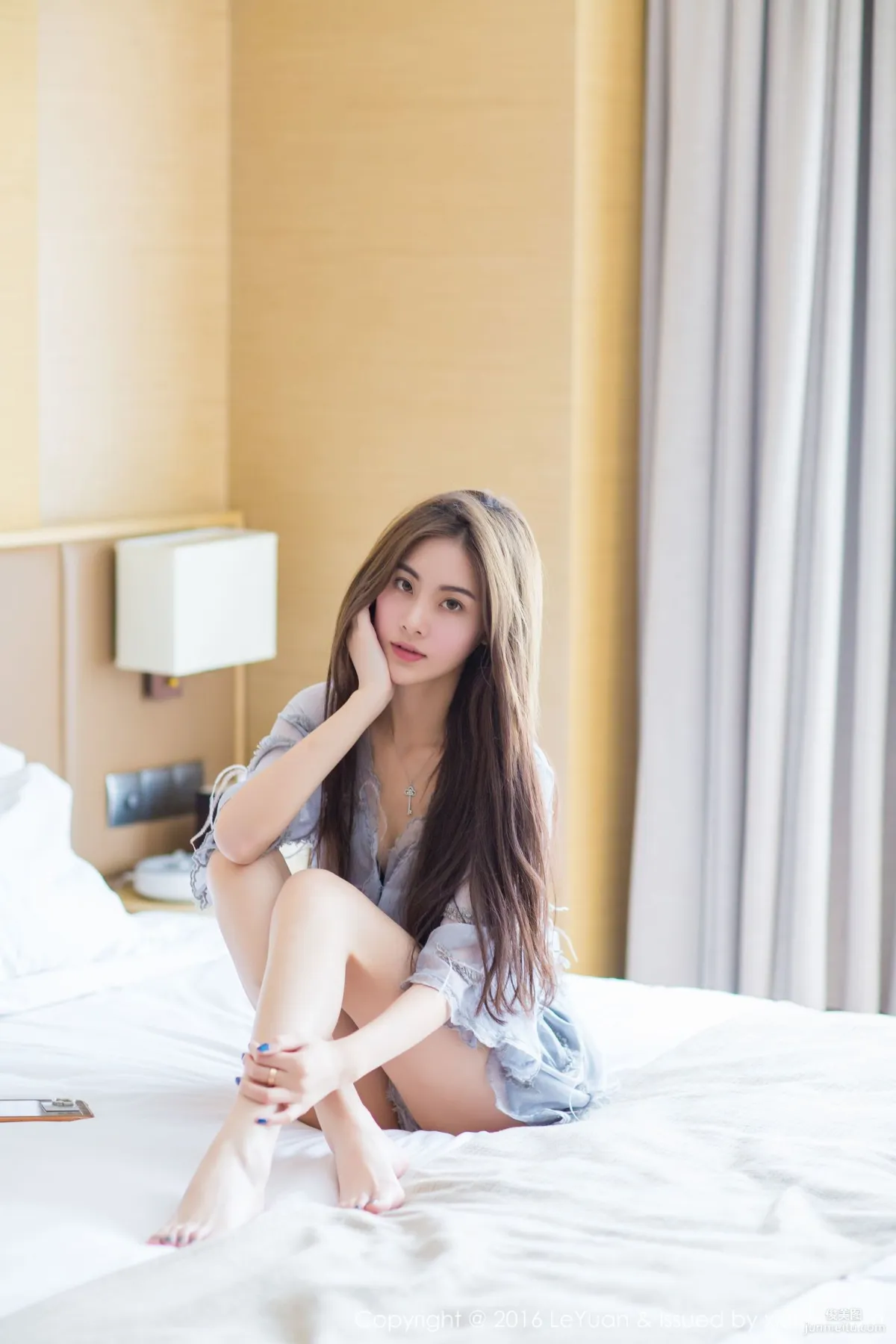 Fei Er, Goddess Bathed in Soft Sunlight [LeYuan] Vol.018 Photo Set photo 13