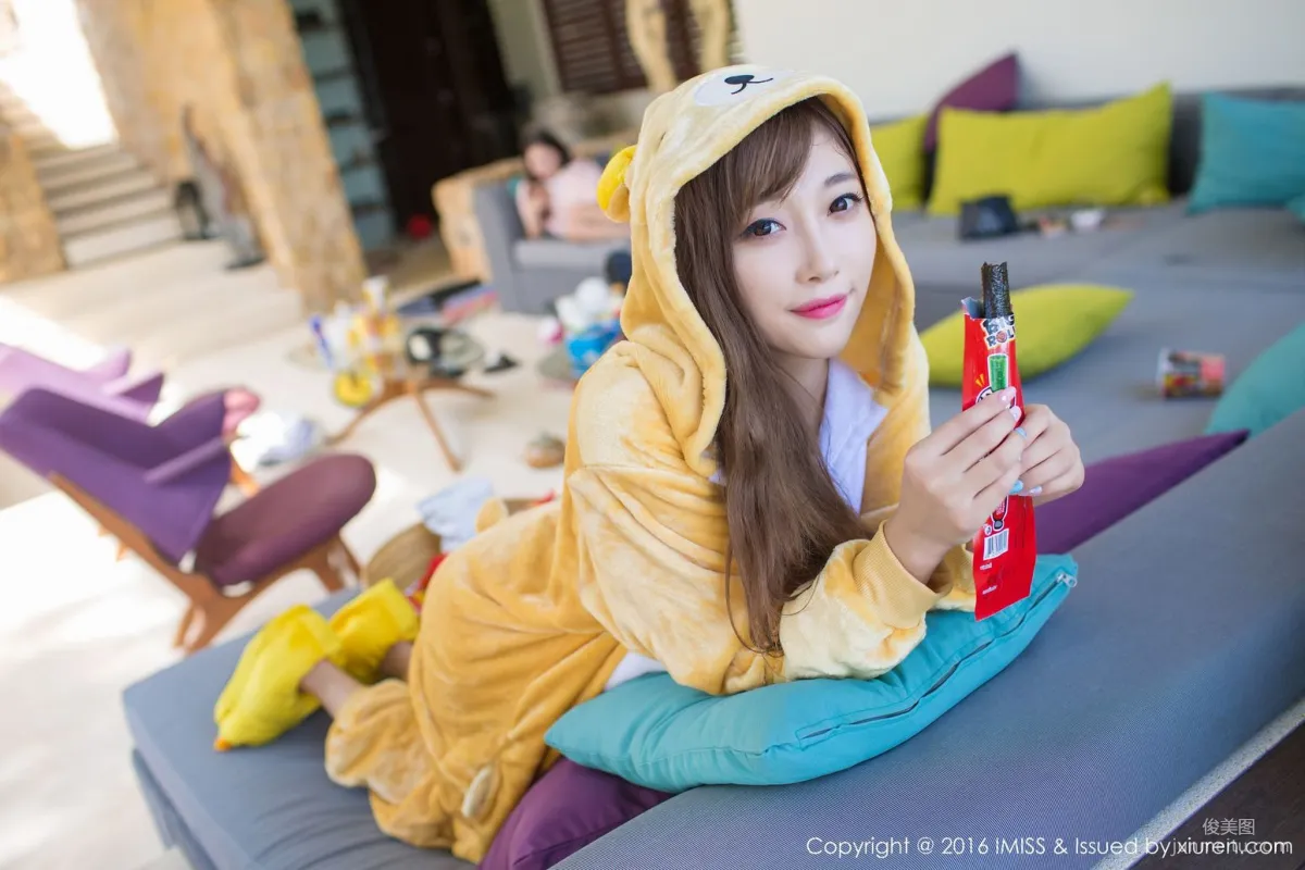 sugar Xiao Tianxin CC, Beauty Dressed as a Beast + Qipao and Stockings [IMISS] Vol.136 Photo Set photo 26