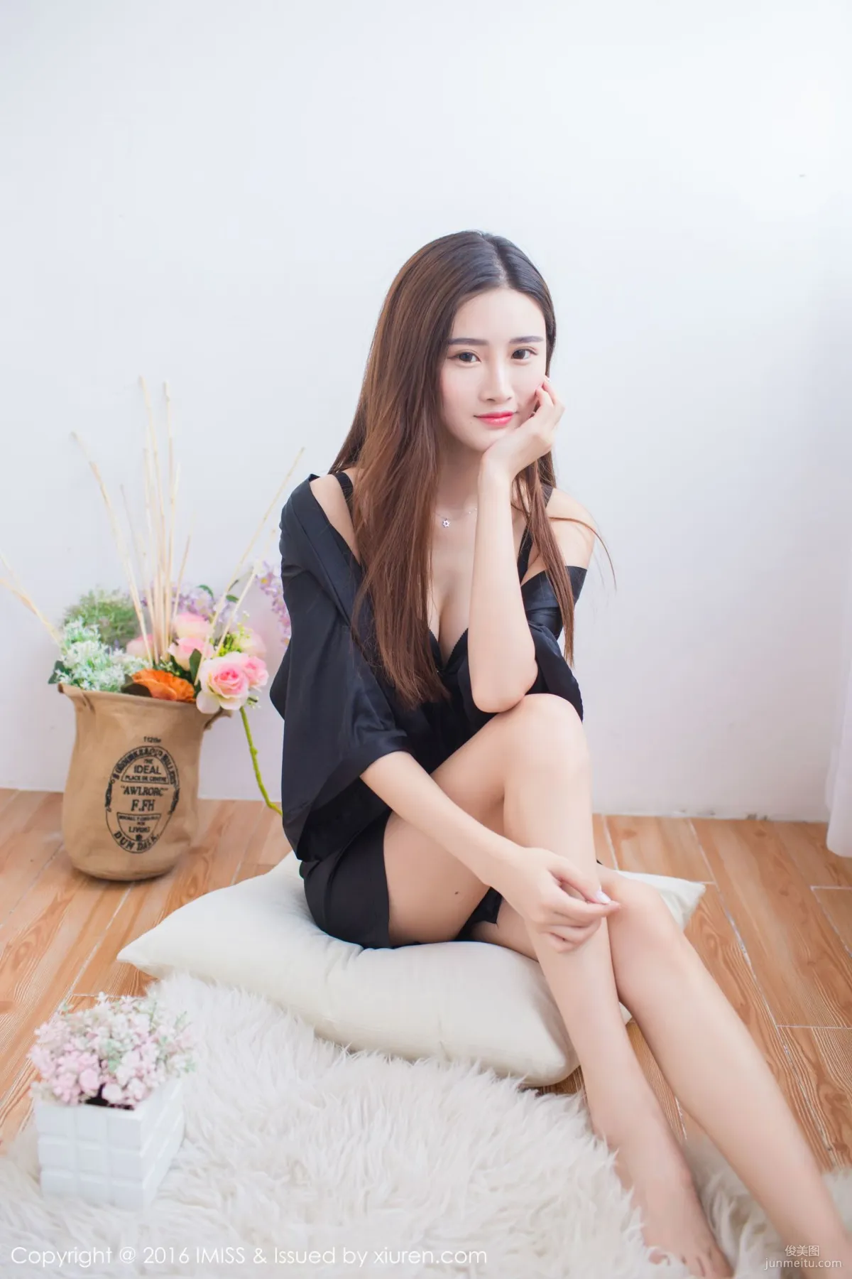 Gege Wuwu, Gentle and Elegant, Petite Beauty Type [IMISS] Vol.135 Photo Set photo 10
