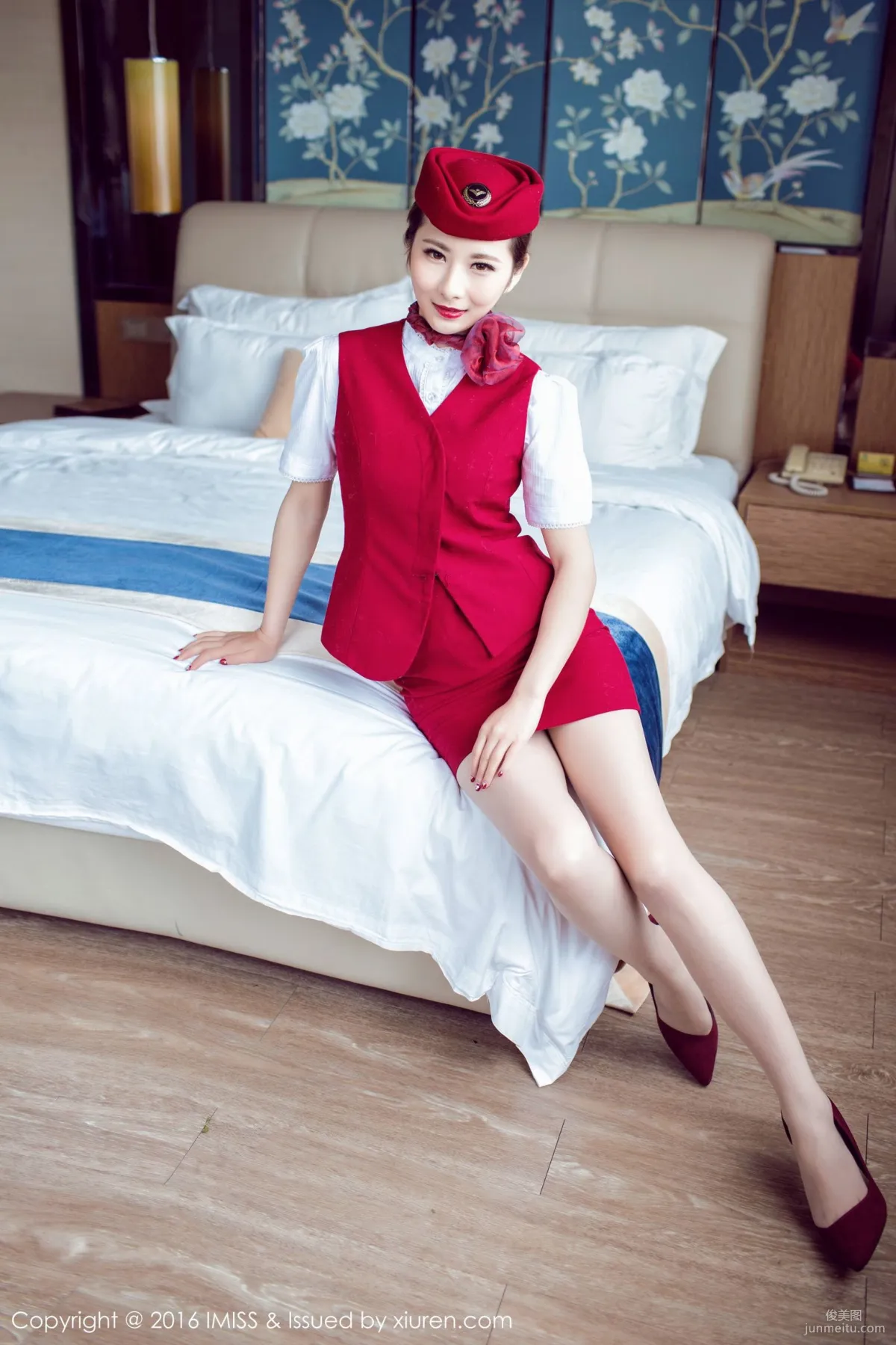 Lili Lily 'Bunny Girl, Flight Attendant Uniform + School Swimsuit Wet Series' [IMISS] Vol.082 Photo Set photo 9