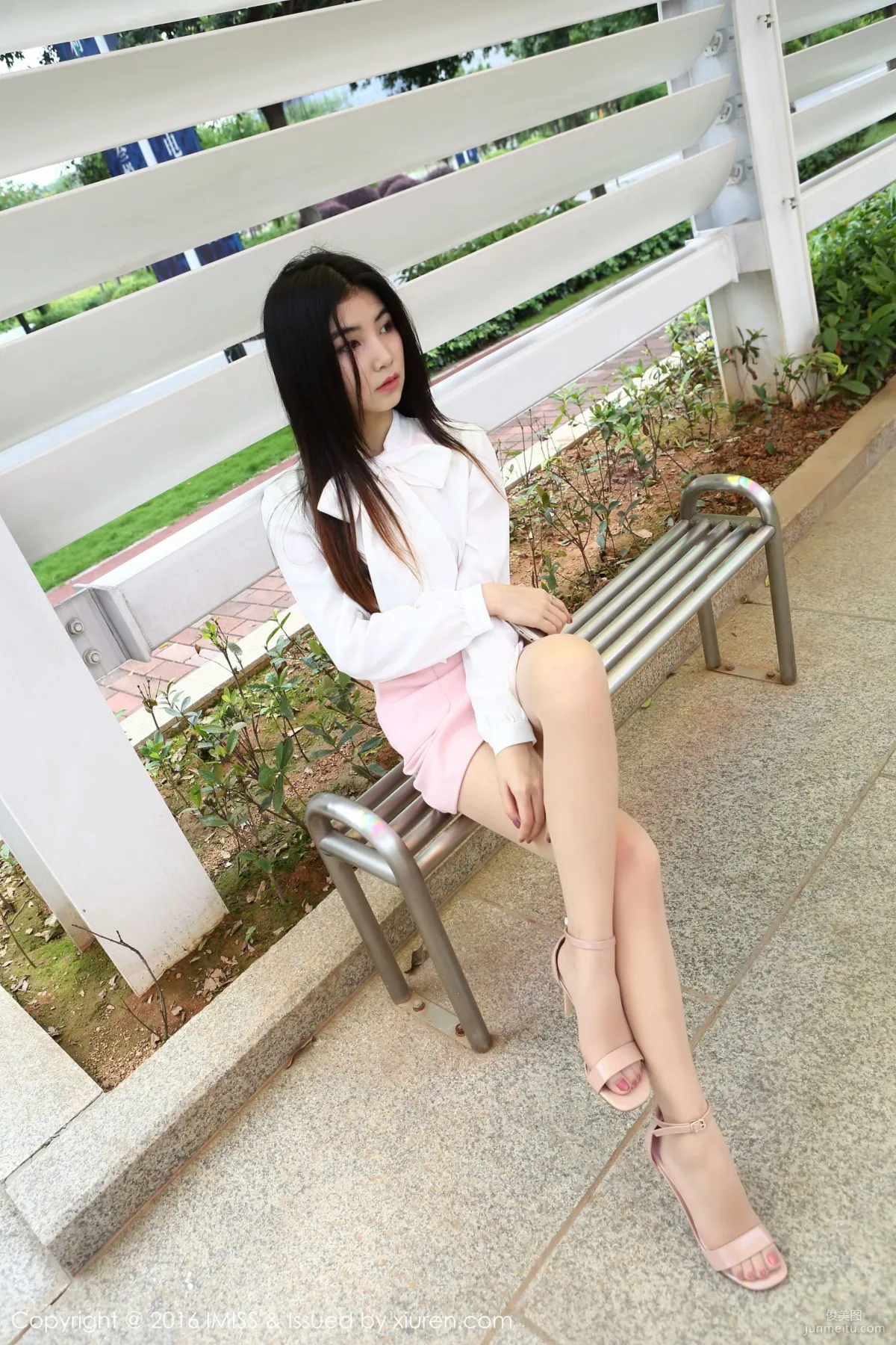 Winki Siji, Street Snap Stockings Legs + In-Car Stockings Seduction [IMISS] Vol.094 Photo Set photo 7