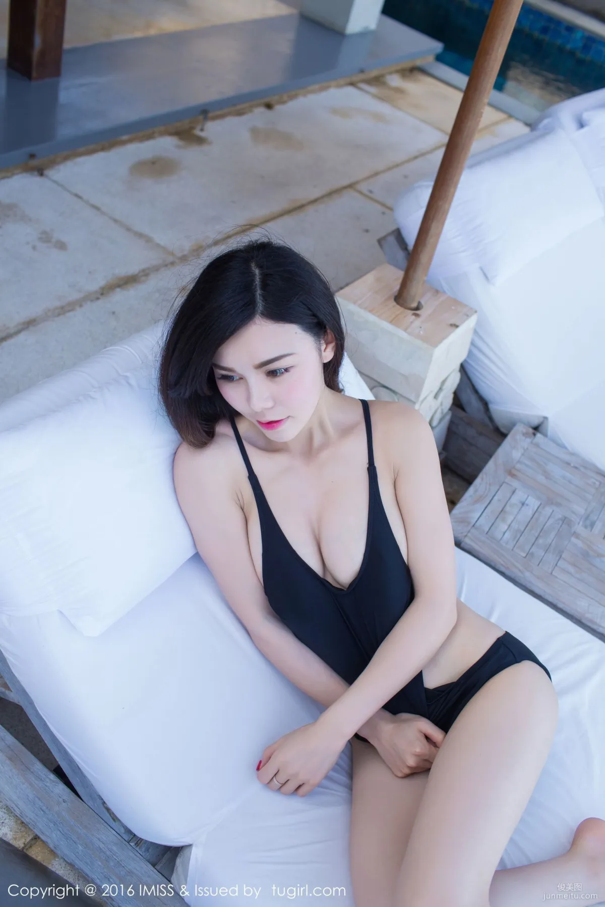 Shen Jiaxi, Bali Travel Shoot School Swimsuit + Bikini [IMISS] Vol.109 Photo Set photo 9