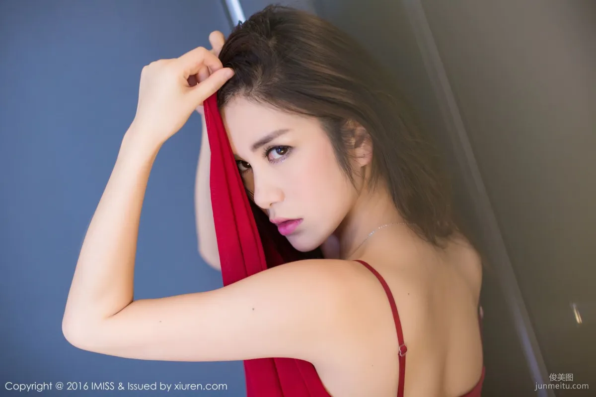 Li Qixi, Sexy Nightgown + Black Stockings Garter Lingerie Series [IMISS] Vol.144 Photo Set photo 17