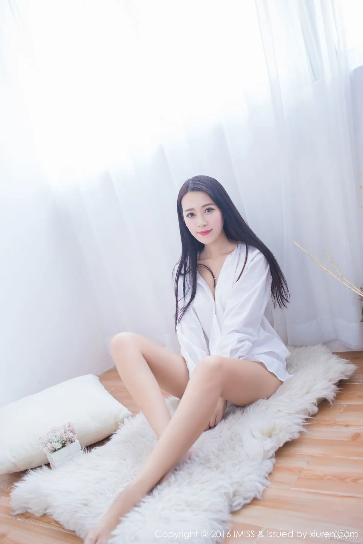 Wang Manni HaoQ "Sexy Pajamas + White Shirt Series" [IMISS] Vol.137 Photo Set photo 7