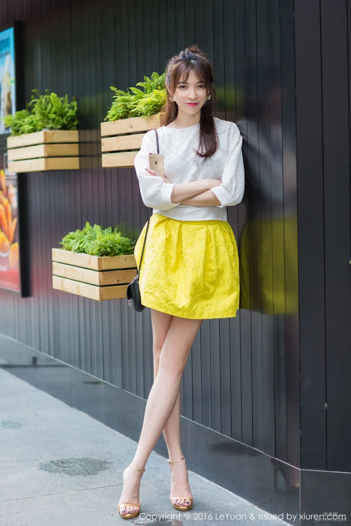 Chuqi kiki《Fresh Street Snap + Bikini Series》 [LeYuan] Vol.006 Photo Set photo 44