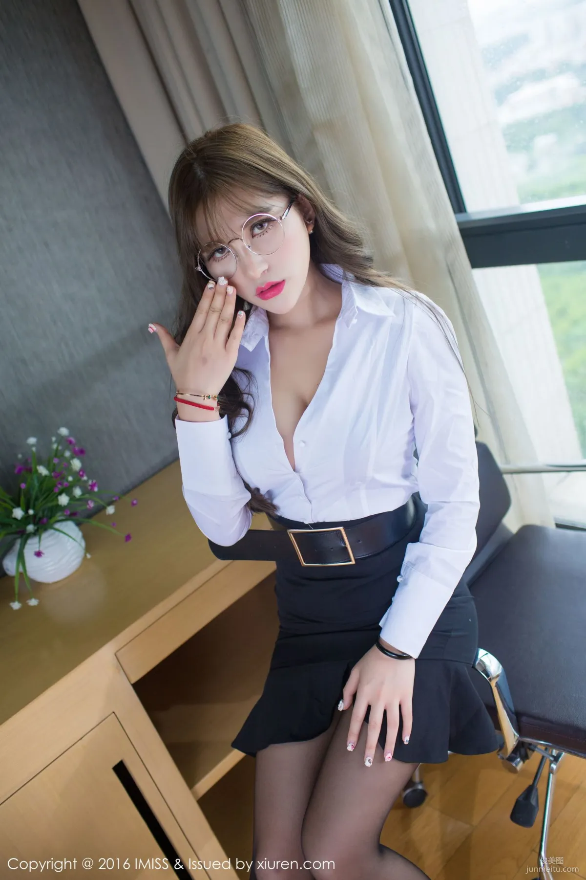 LalaBaby Lala, Two Sets of Lingerie + Nurse Outfit + OL Outfit [IMISS] Vol.116 Photo Set photo 52