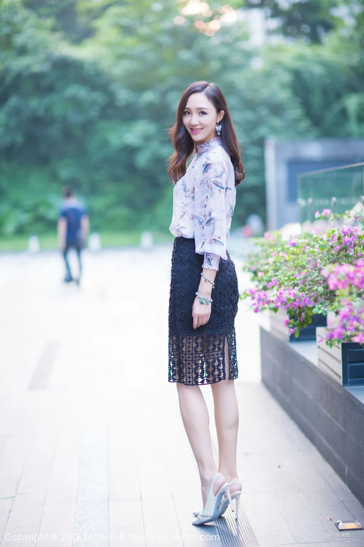Beibei maggie, Slender Legs, Graceful and Tall Figure [LeYuan] Vol.009 Photo Set photo 27