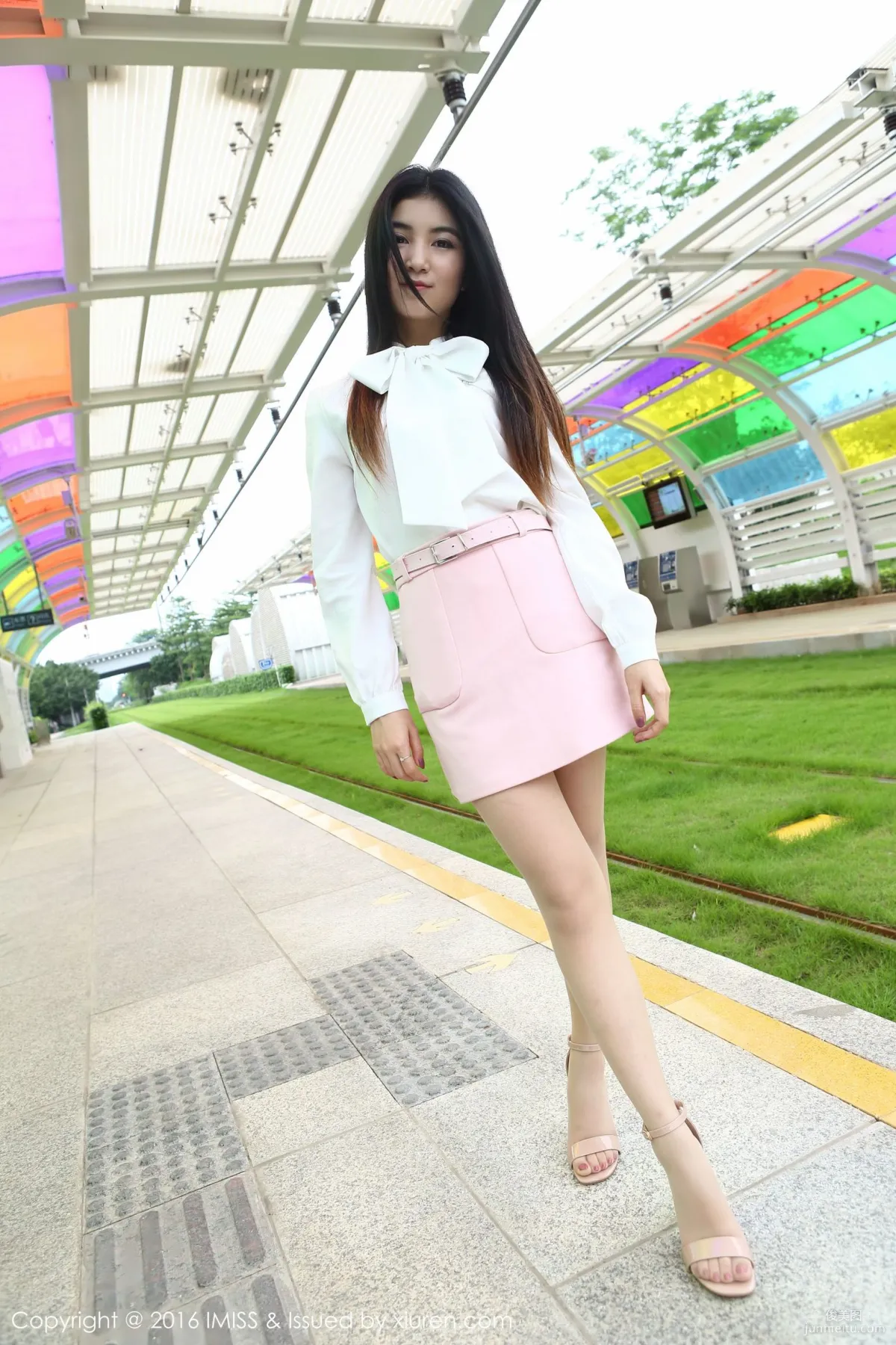 Winki Siji, Street Snap Stockings Legs + In-Car Stockings Seduction [IMISS] Vol.094 Photo Set photo 5