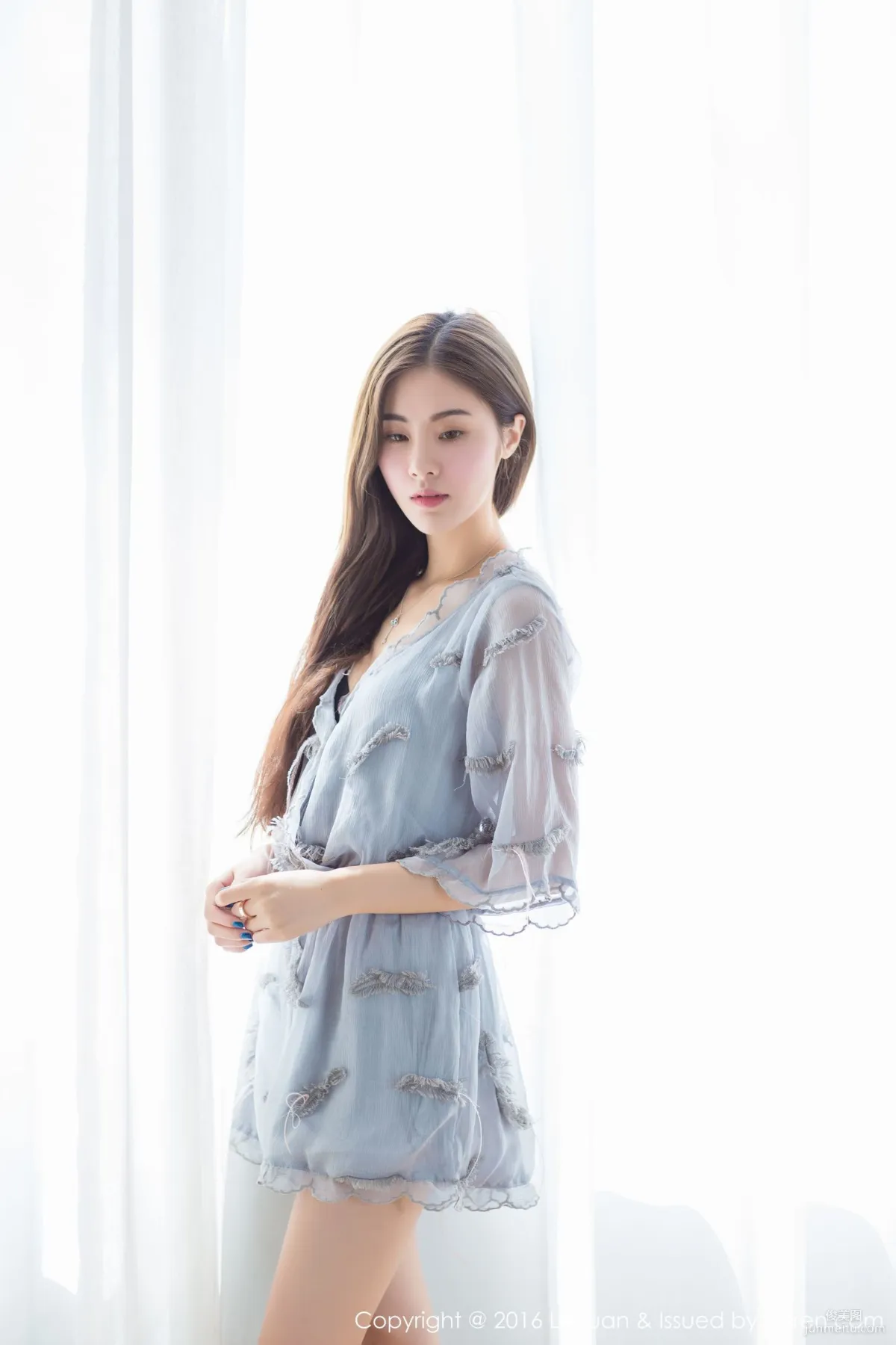Fei Er, Goddess Bathed in Soft Sunlight [LeYuan] Vol.018 Photo Set photo 1