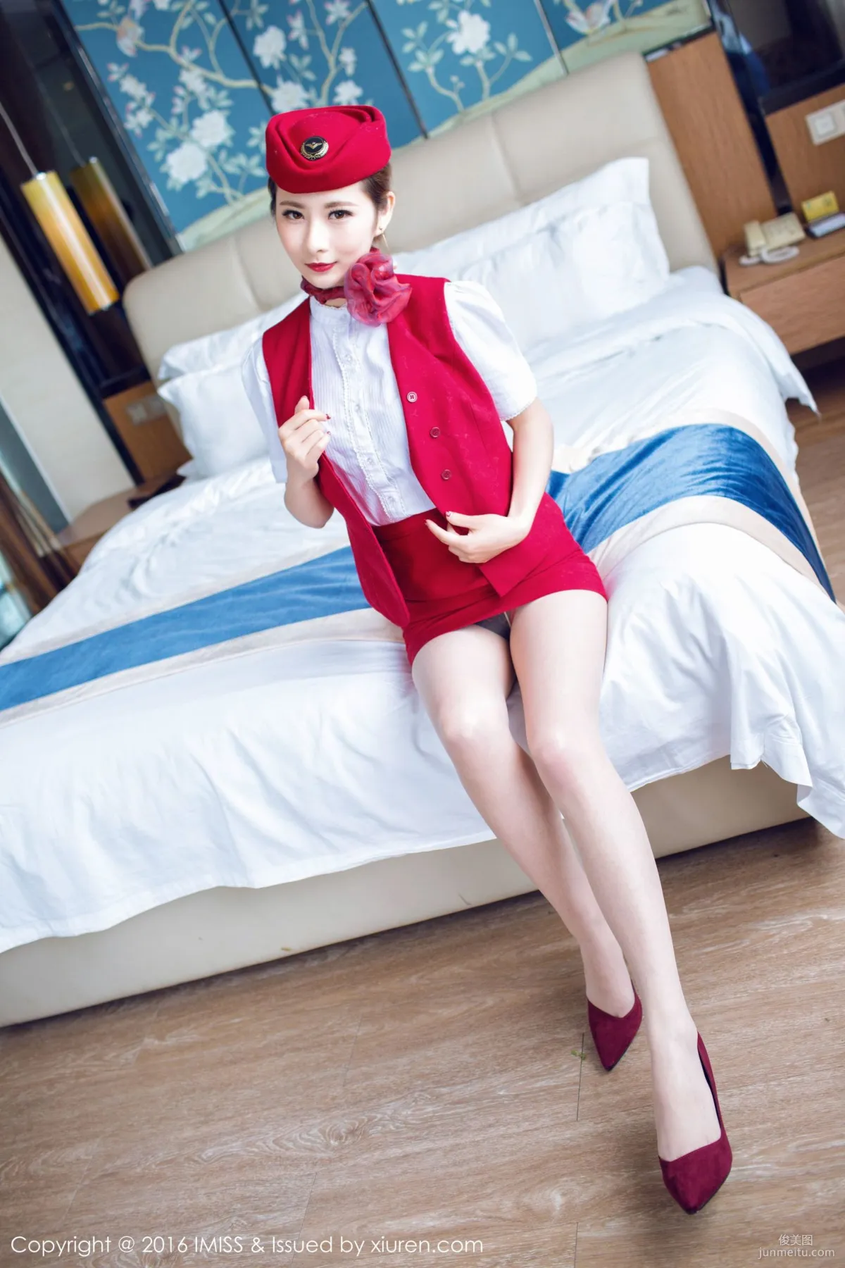 Lili Lily 'Bunny Girl, Flight Attendant Uniform + School Swimsuit Wet Series' [IMISS] Vol.082 Photo Set photo 13