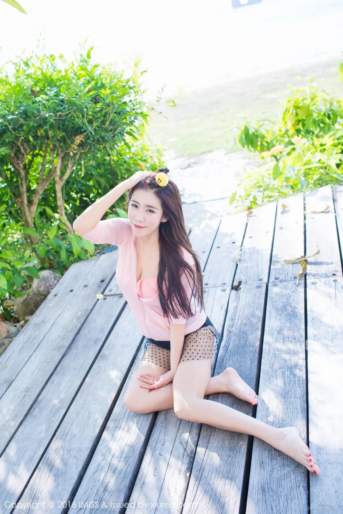 Cheng Xiaofan, Pink Outfit + White Skirt Outdoor Shoot [IMISS] Vol.086 Photo Set photo 19