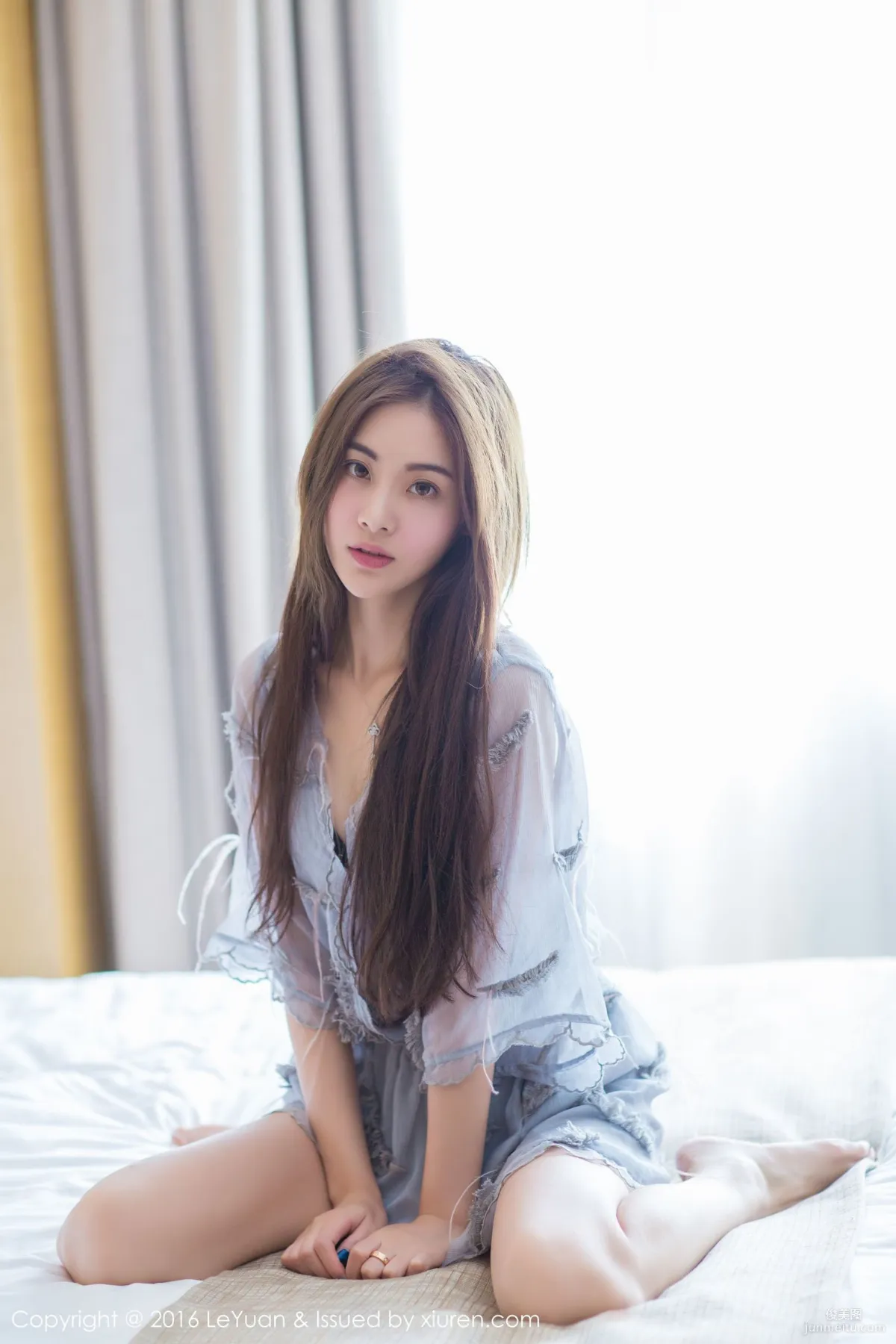 Fei Er, Goddess Bathed in Soft Sunlight [LeYuan] Vol.018 Photo Set photo 15