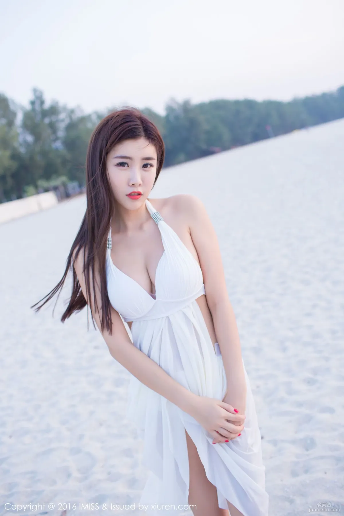 Cheng Xiaofan, Pink Outfit + White Skirt Outdoor Shoot [IMISS] Vol.086 Photo Set photo 40