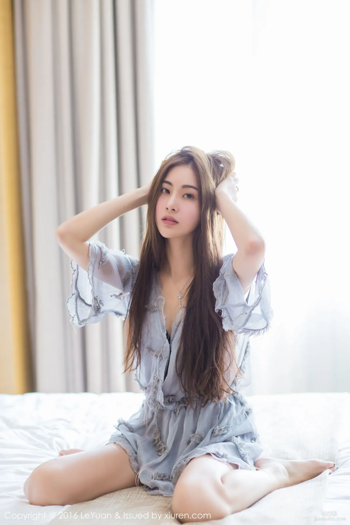 Fei Er, Goddess Bathed in Soft Sunlight [LeYuan] Vol.018 Photo Set photo 16