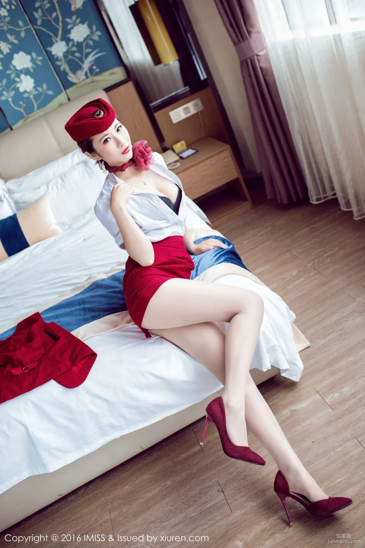 Lili Lily 'Bunny Girl, Flight Attendant Uniform + School Swimsuit Wet Series' [IMISS] Vol.082 Photo Set photo 19
