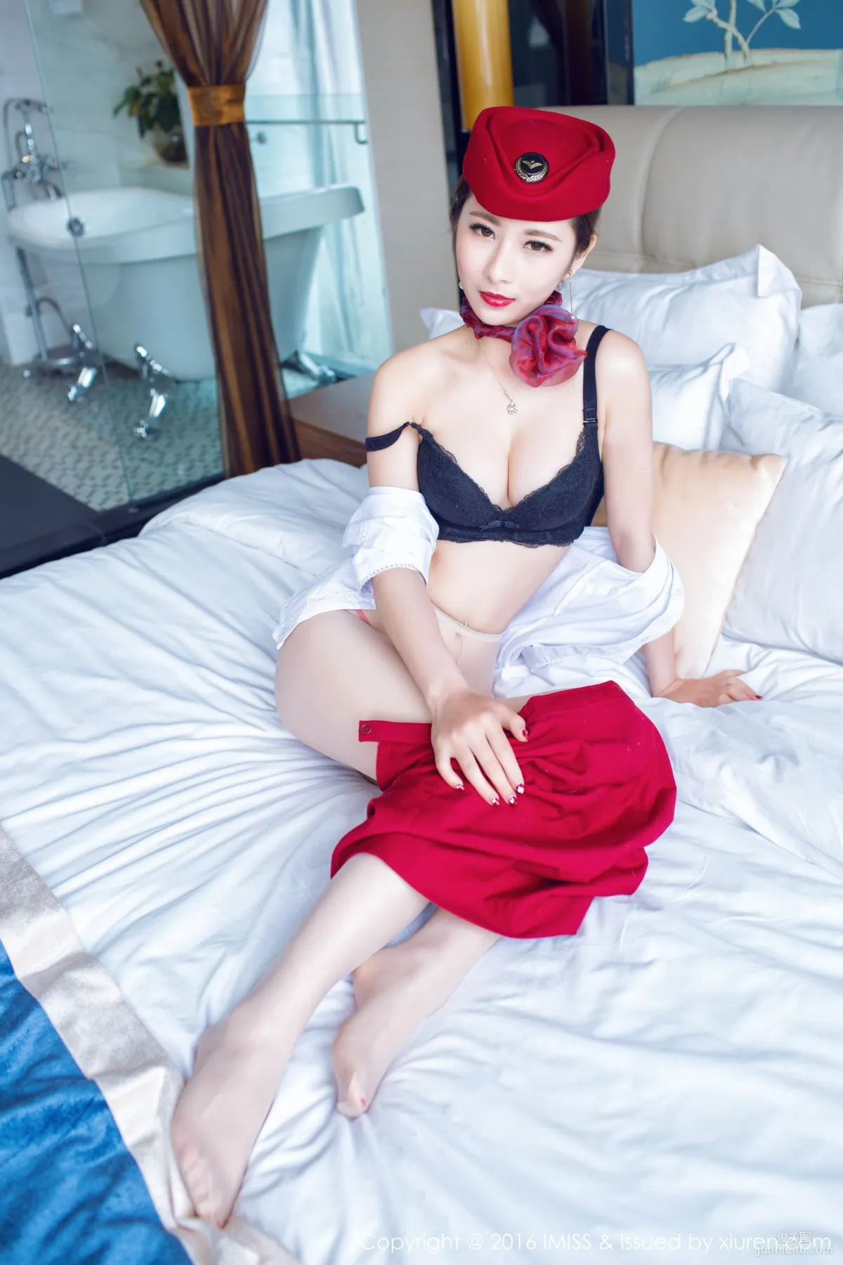 Lili Lily 'Bunny Girl, Flight Attendant Uniform + School Swimsuit Wet Series' [IMISS] Vol.082 Photo Set photo 30