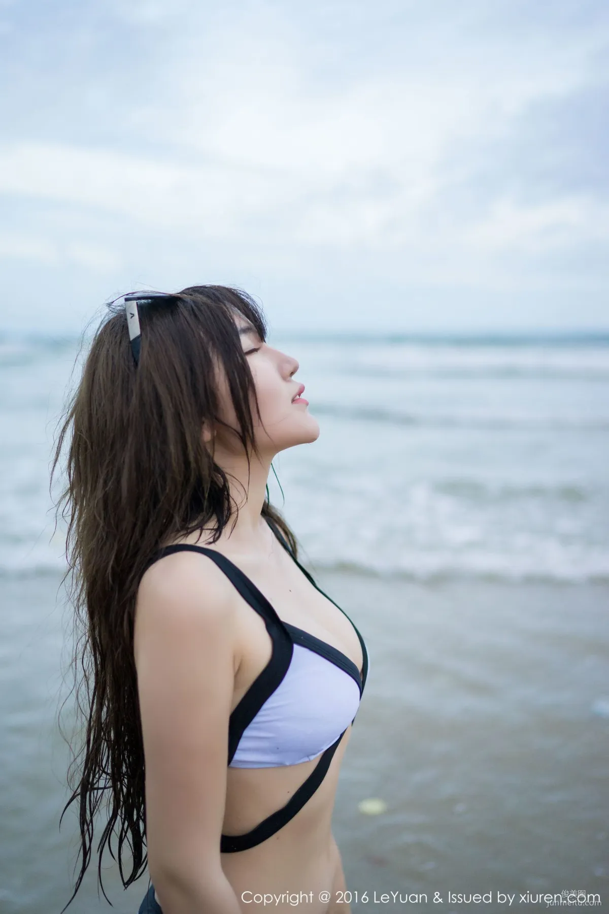 Leng Buding, Bikini + White Shirt Temptation [LeYuan] Vol.012 Photo Set photo 52