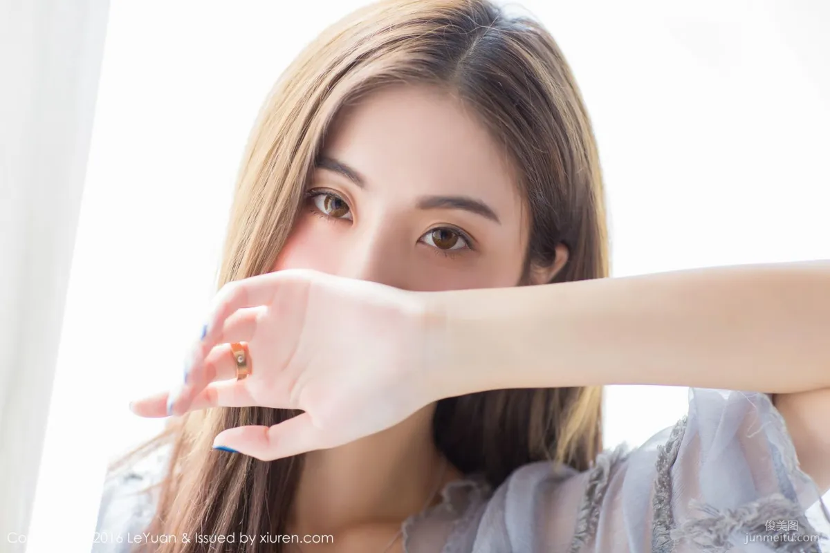 Fei Er, Goddess Bathed in Soft Sunlight [LeYuan] Vol.018 Photo Set photo 7
