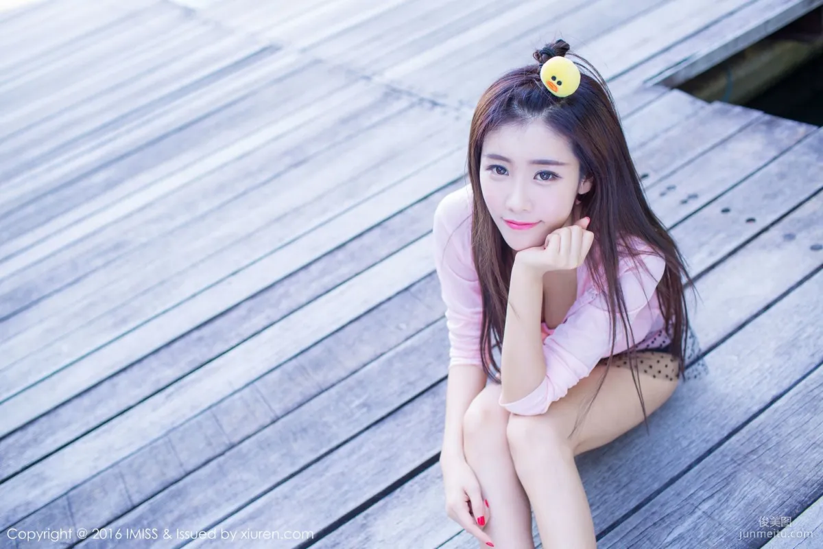 Cheng Xiaofan, Pink Outfit + White Skirt Outdoor Shoot [IMISS] Vol.086 Photo Set photo 3