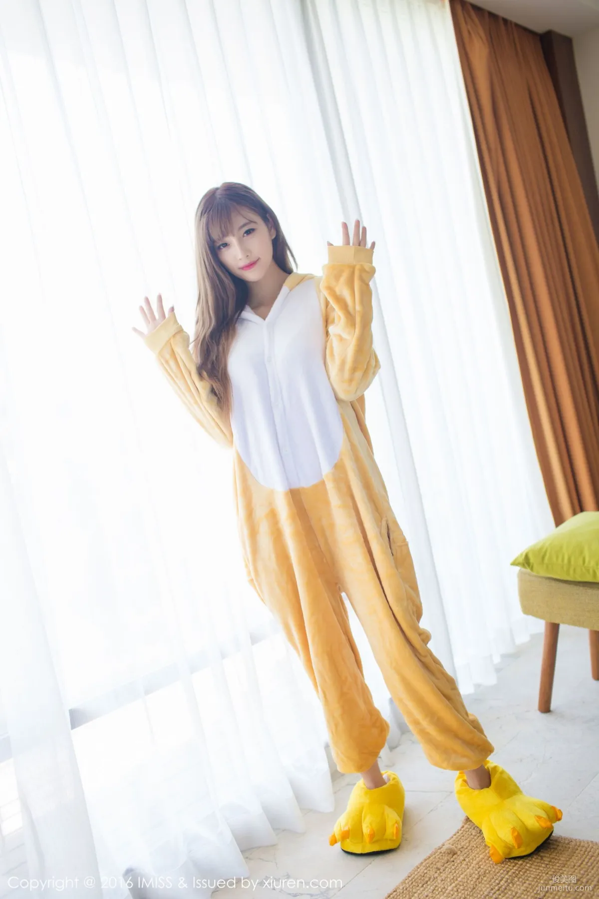 sugar Xiao Tianxin CC, Beauty Dressed as a Beast + Qipao and Stockings [IMISS] Vol.136 Photo Set photo 1