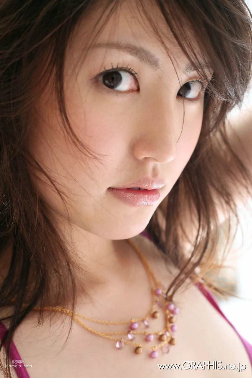 Takako Kitahara: Graphis First Gravure photo 32
