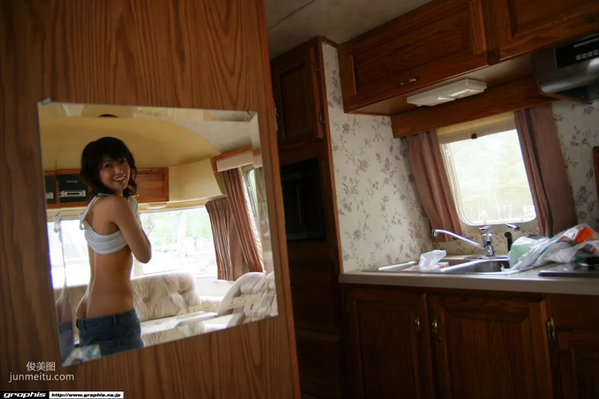 [Graphis] First Gravure First Nude Girl Natsumi Akimoto Photo Set photo 3