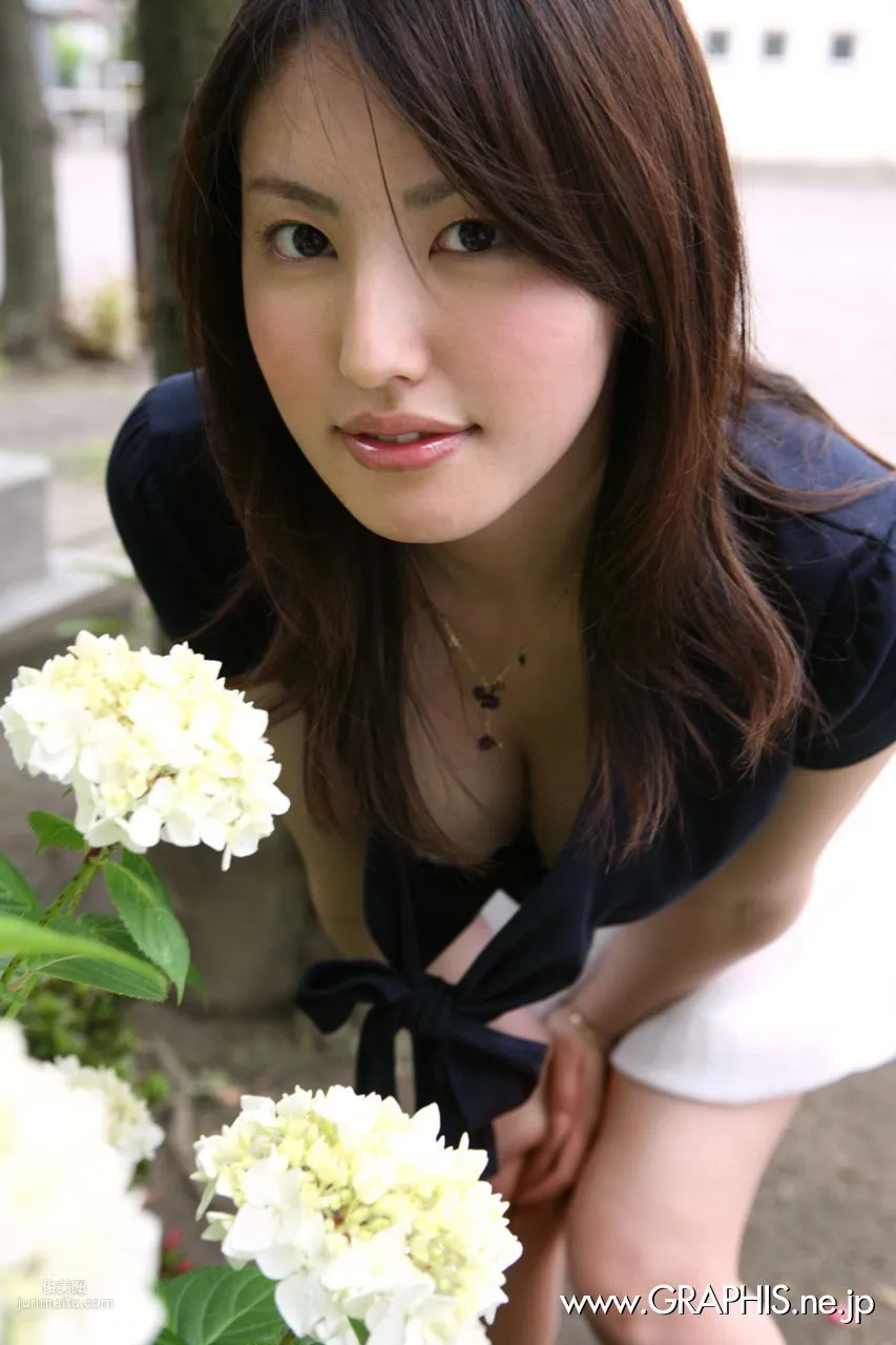 Takako Kitahara: Graphis First Gravure photo 1