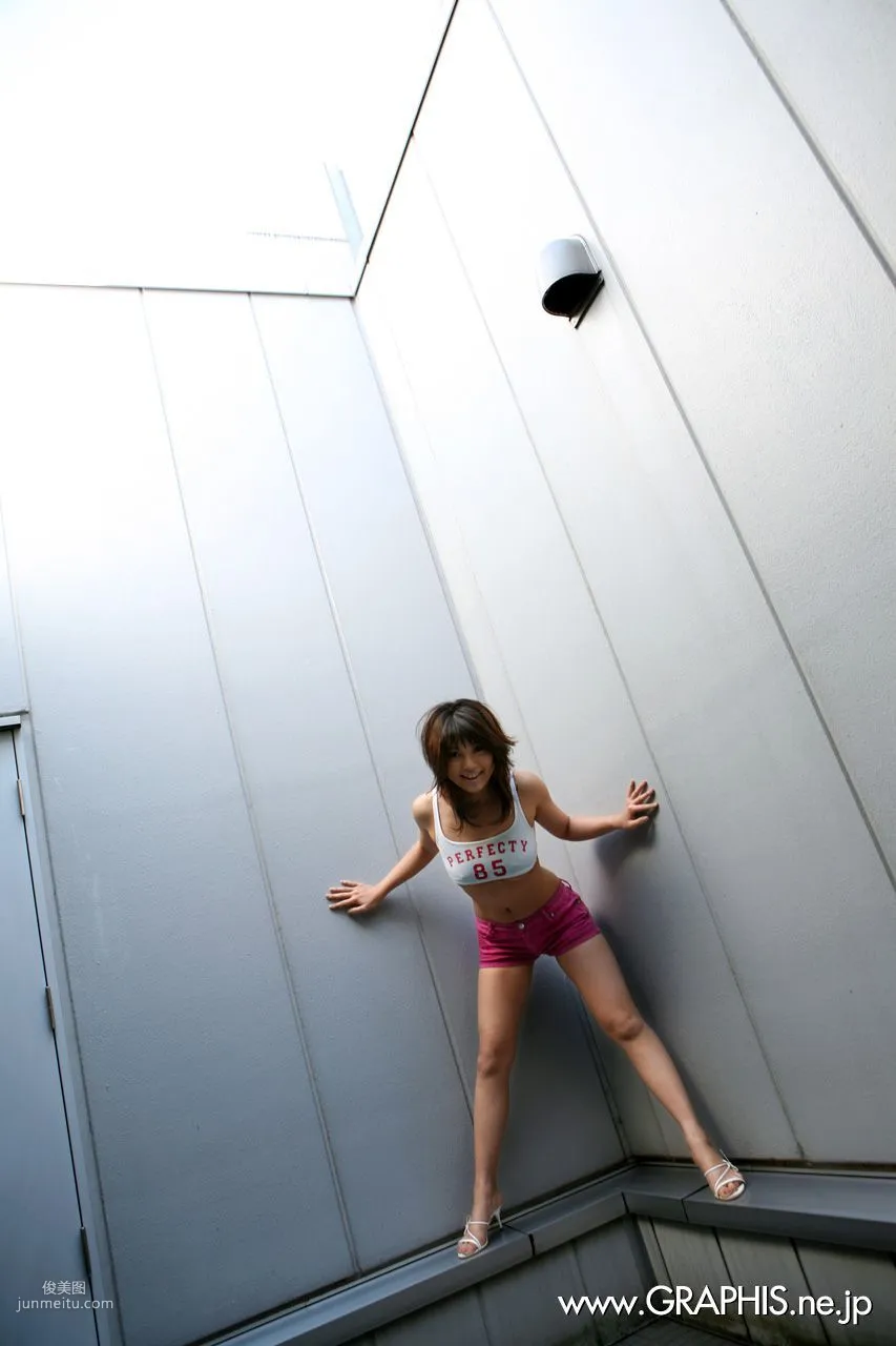 [Graphis] First Gravure, First Nude Girl Azumi Harusaki Photo Set photo 25