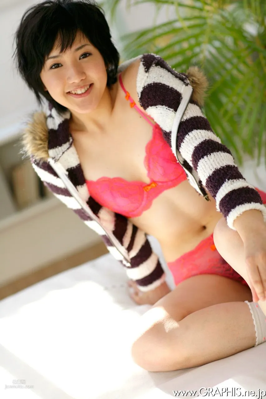 Uran Minami [Graphis] First Gravure, First Nude Girl Photo Set photo 16