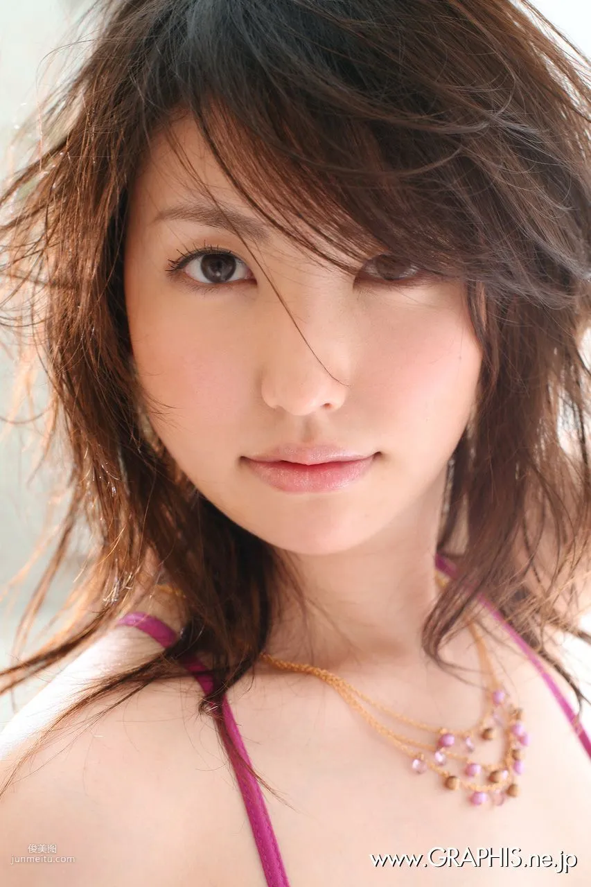 Takako Kitahara: Graphis First Gravure photo 34