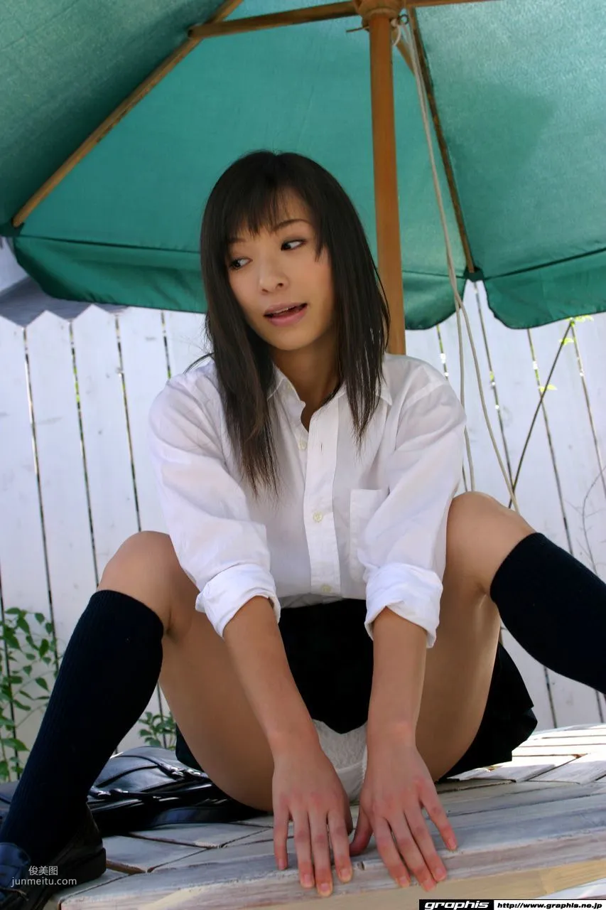 かすみ果穂/佳澄果穗 [Graphis] First Gravure 初脫ぎ娘 寫真集 4