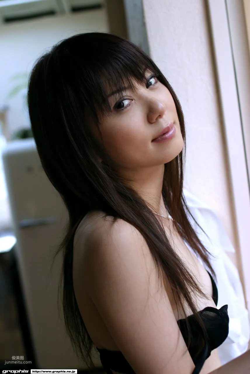Erina: Graphis First Gravure photo 23