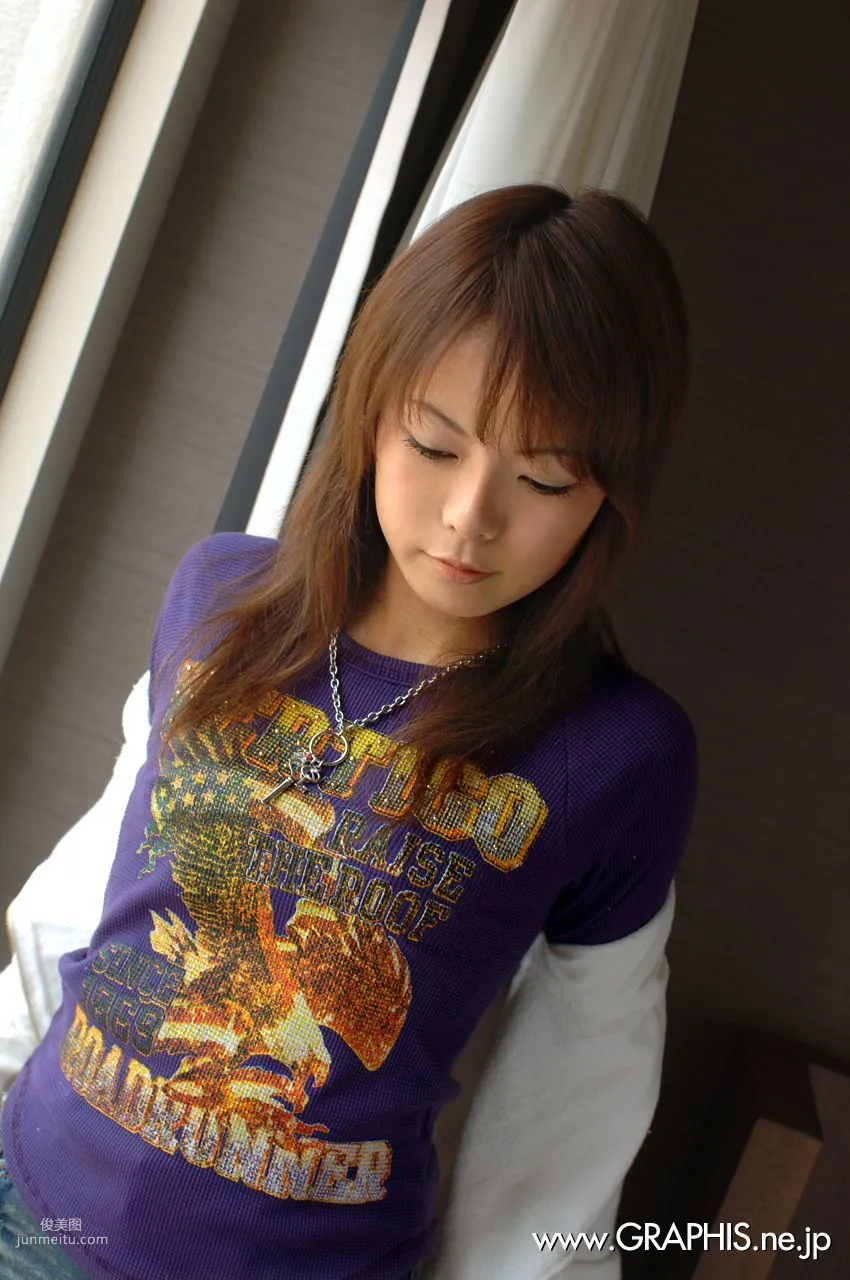 Yuna Asai: Graphis First Gravure photo 10