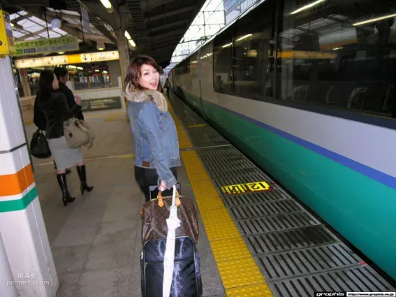 桜朱音/櫻朱音 《Access Away》 [Graphis] Gals 寫真集
