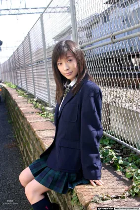 かすみ果穂/佳澄果穗 [Graphis] First Gravure 初脫ぎ娘 寫真集