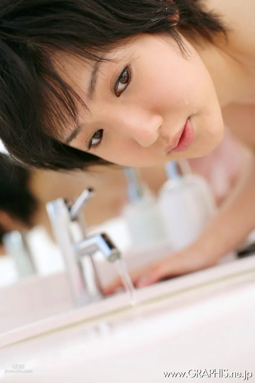 Uran Minami [Graphis] First Gravure, First Nude Girl Photo Set photo 7