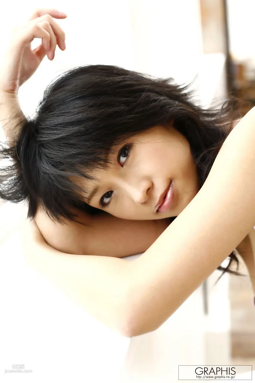範田紗々《Natural Distance》 [Graphis] Gals 寫真集 16