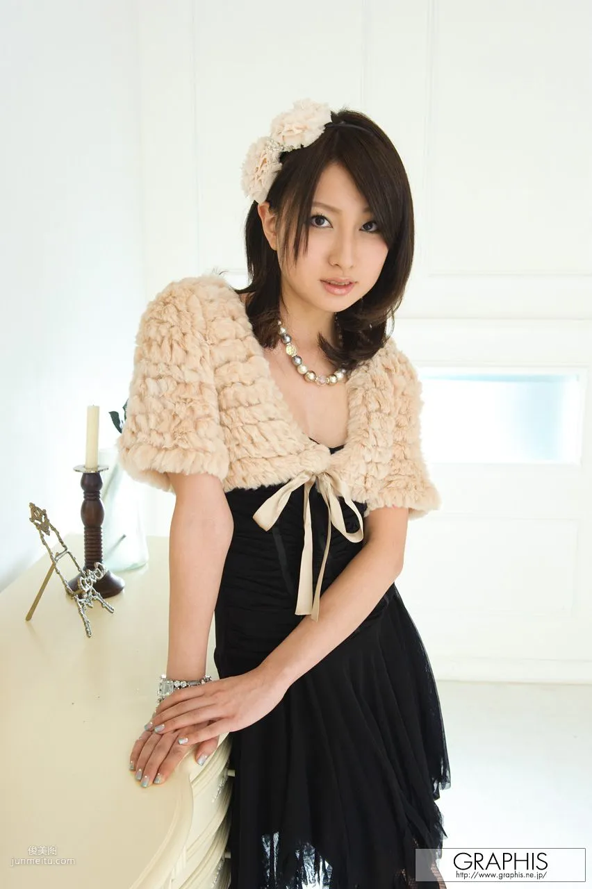 Saki Yano: Graphis First Gravure photo 28
