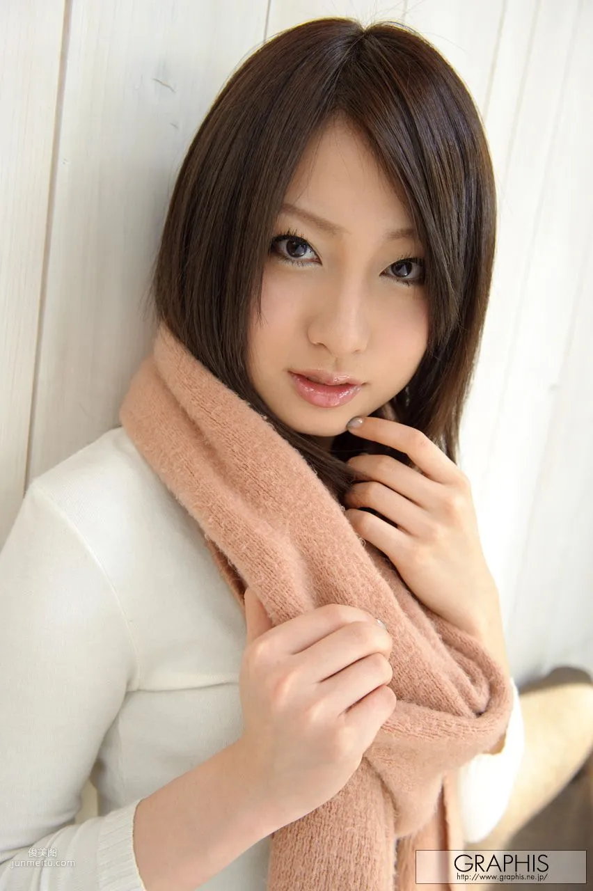 Saki Yano: Graphis First Gravure photo 5