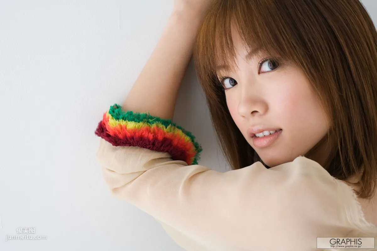 Reika Shiina, Gold, [Graphis] Gals Photo Set photo 10