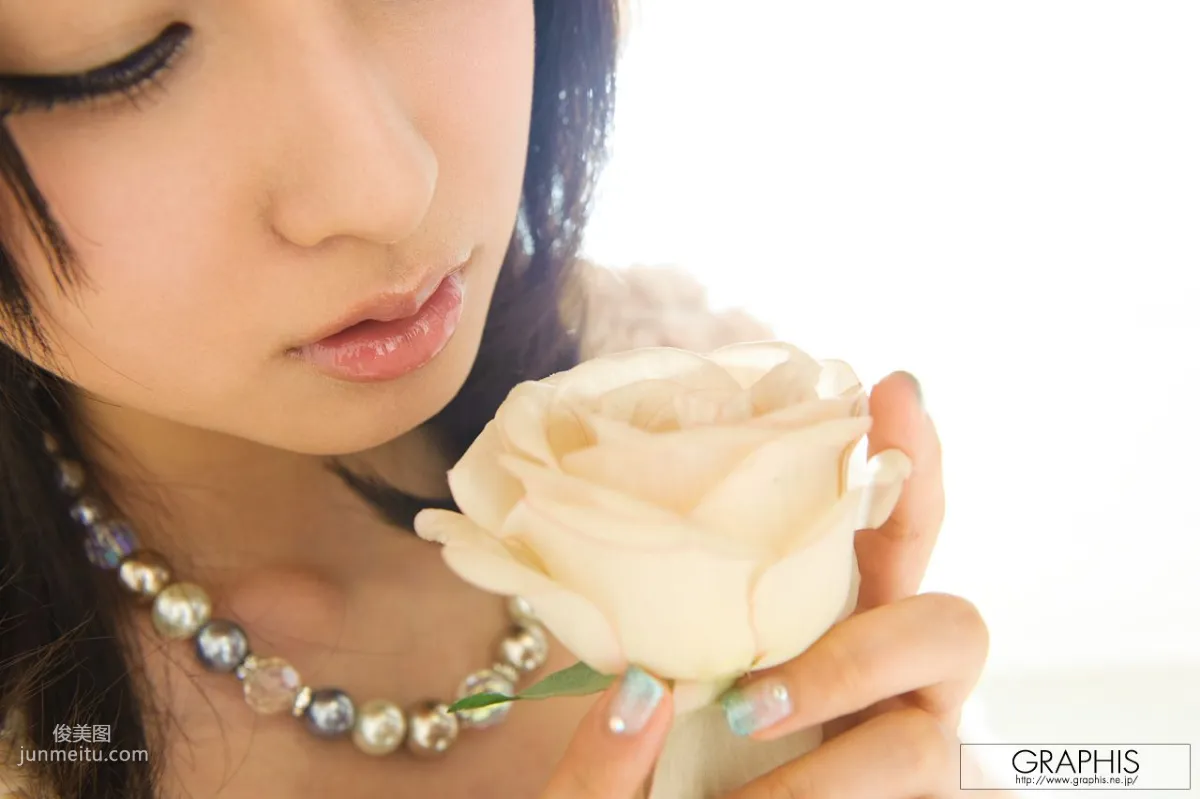 Saki Yano: Graphis First Gravure photo 30