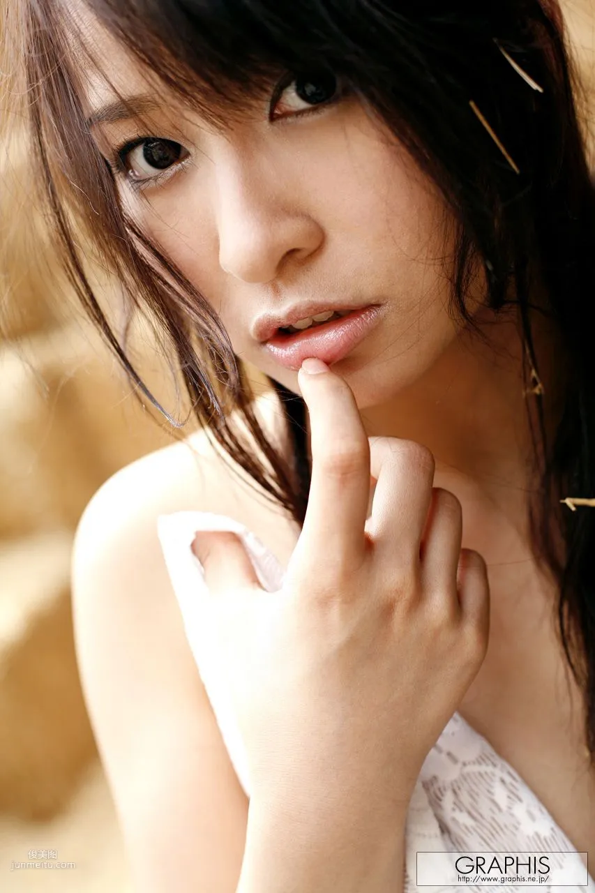 Nurie Mika: Graphis First Gravure photo 29