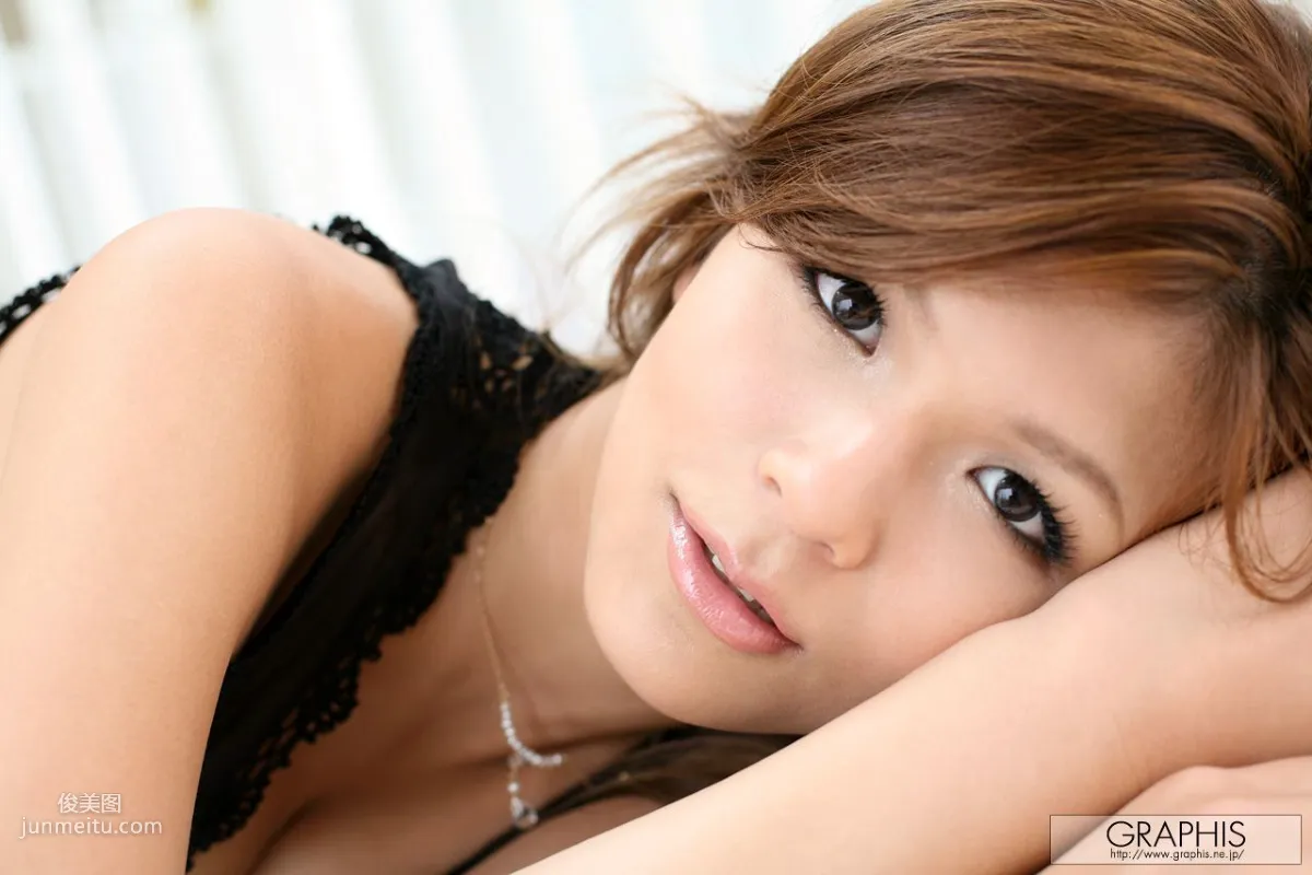 Marilyn まりりん [Graphis] First Gravure 初脱ぎ娘 写真集27