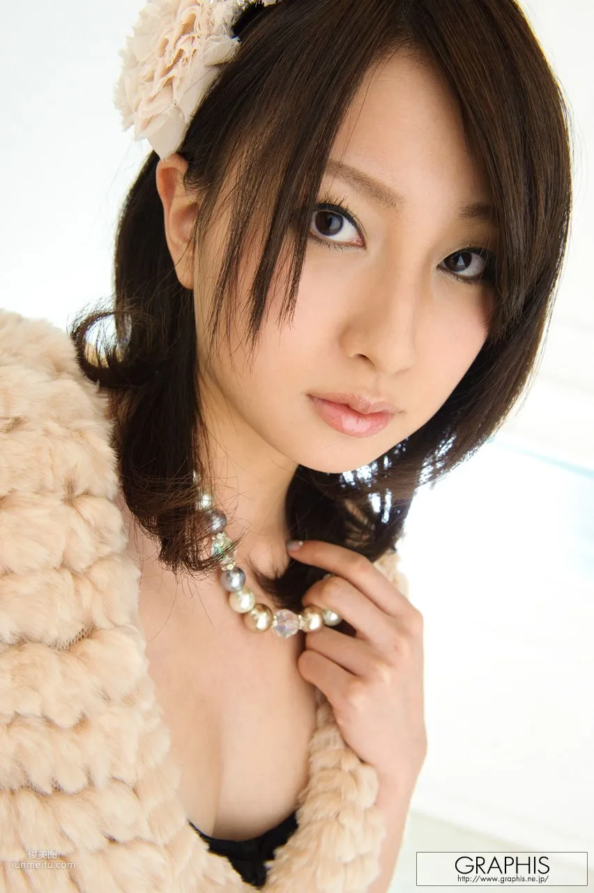 Saki Yano: Graphis First Gravure photo 31