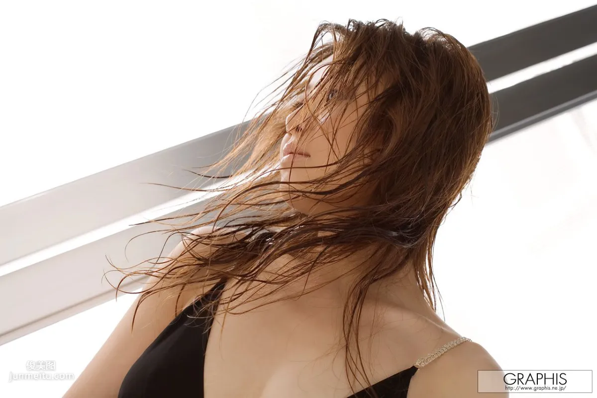 Airin: Graphis First Gravure photo 30