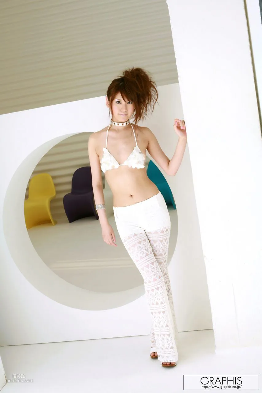 若瀬七海《Vivid and Alive》 [Graphis] Gals 寫真集 9