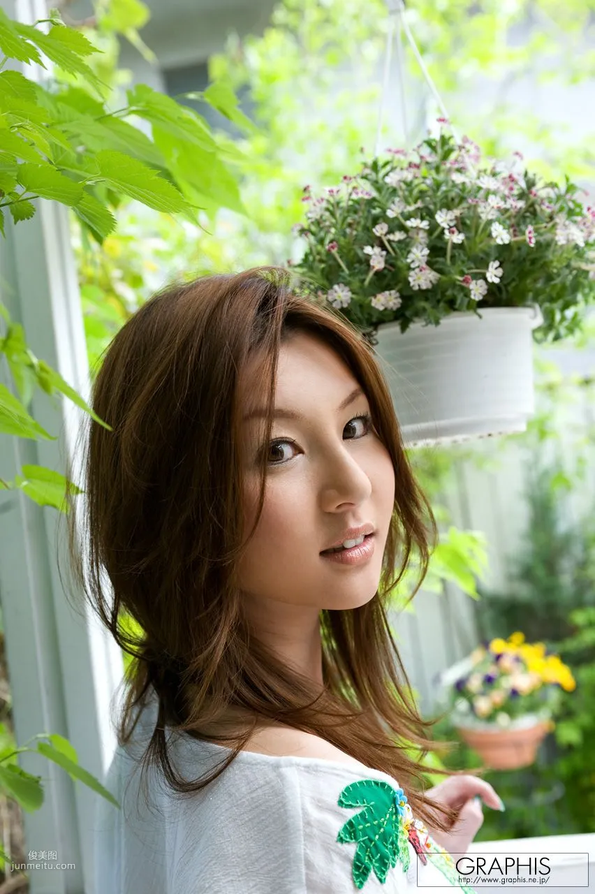 辰巳唯《Long Legs》 [Graphis] Gals 寫真集 16